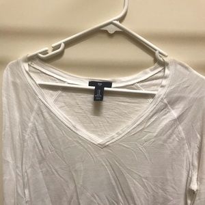 Long sleeve V-Neck tee